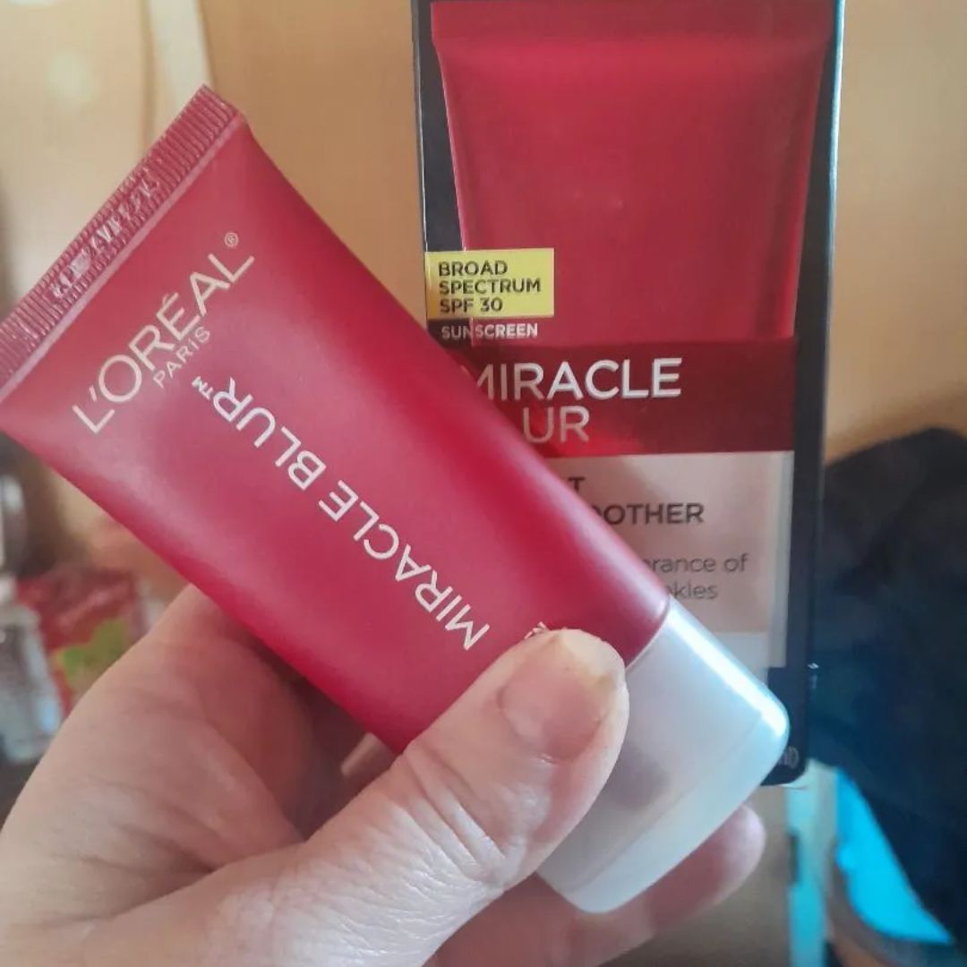 L'Oreal - Miracle Blur Instant Skin Smoother SPF 30 - 1.18 Oz