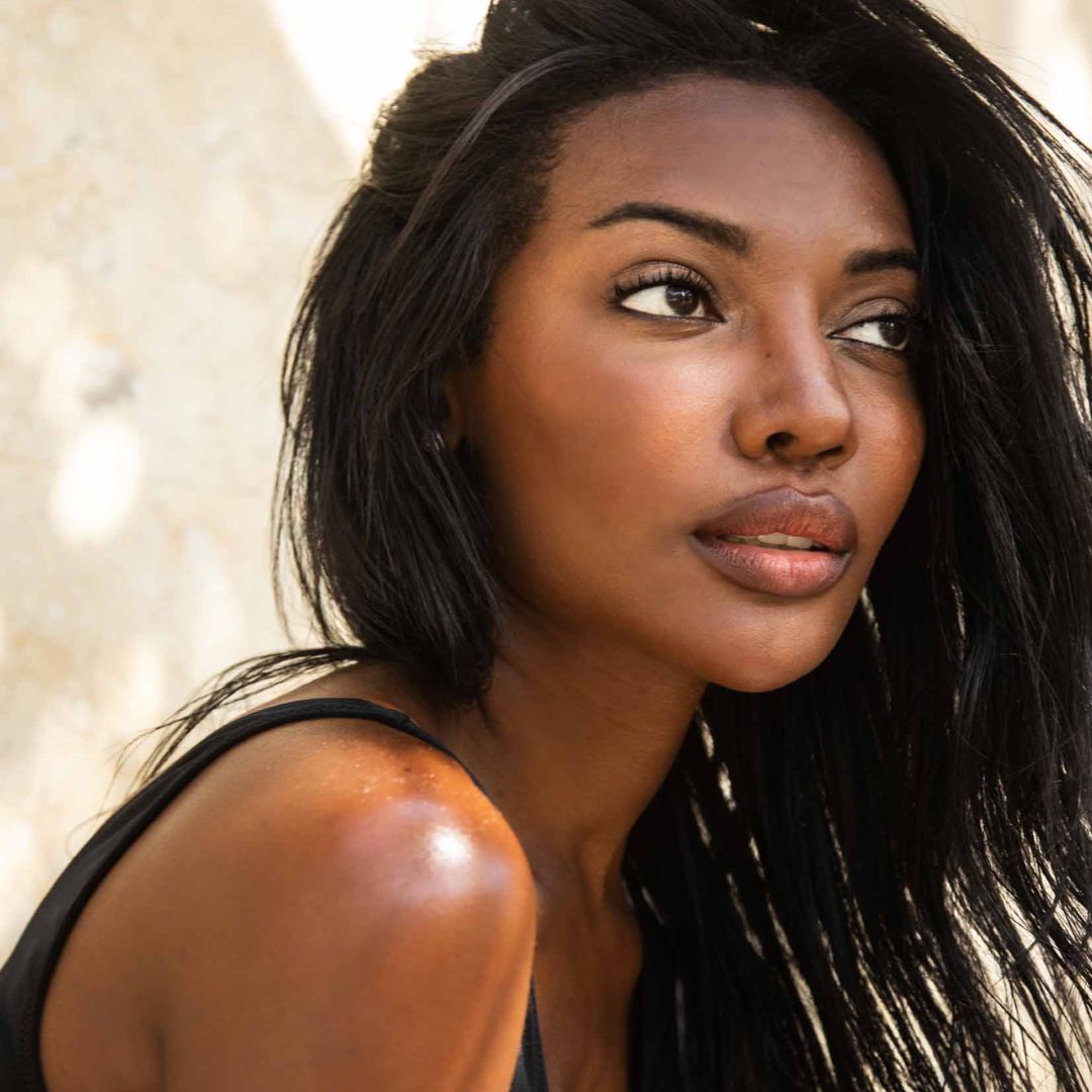 Nubyen - Restore Me Photoactive Elevator Brow Pomade - 0.5 Oz