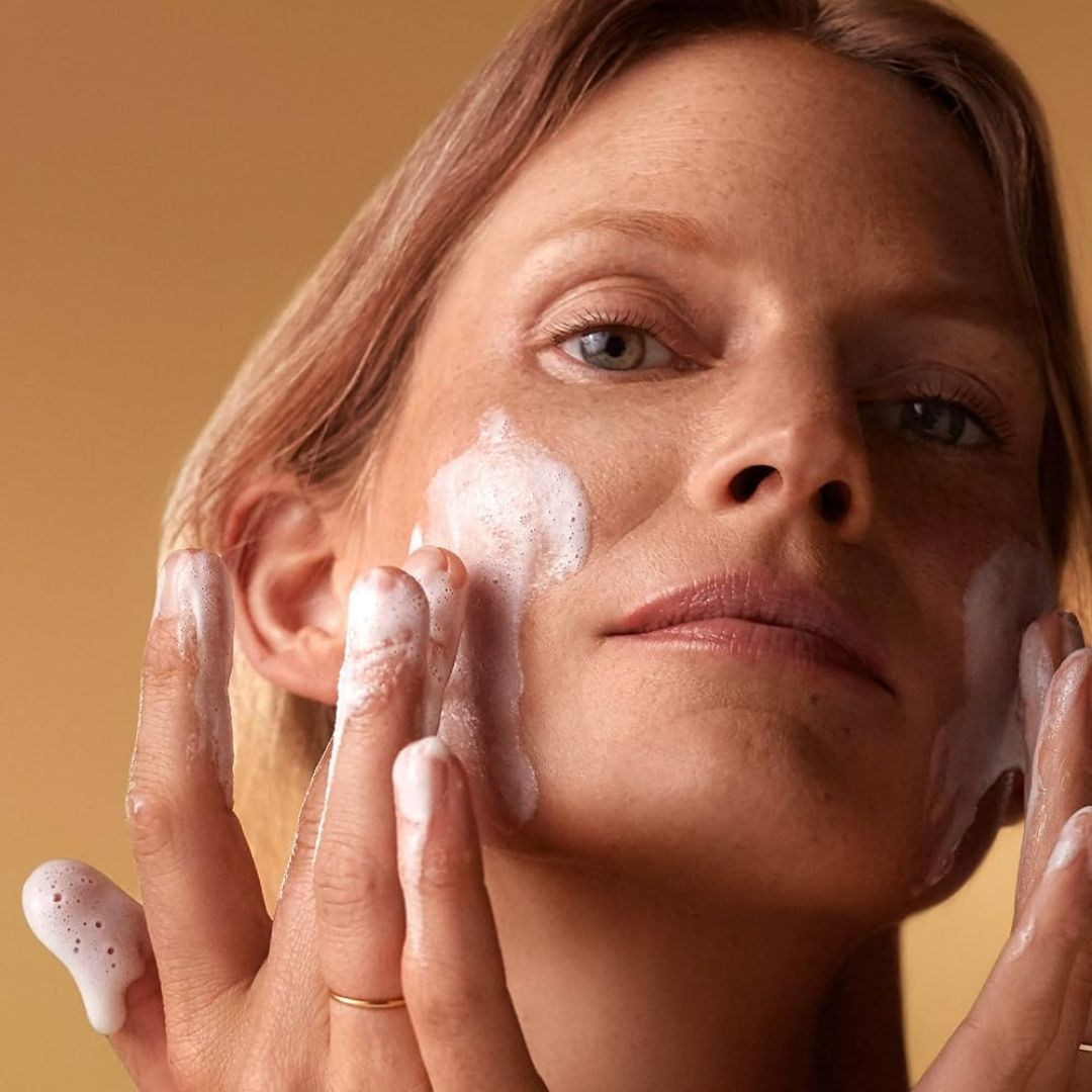 Shiseido - Future Solution LX Extra Rich Cleansing Foam - 4.7 Oz